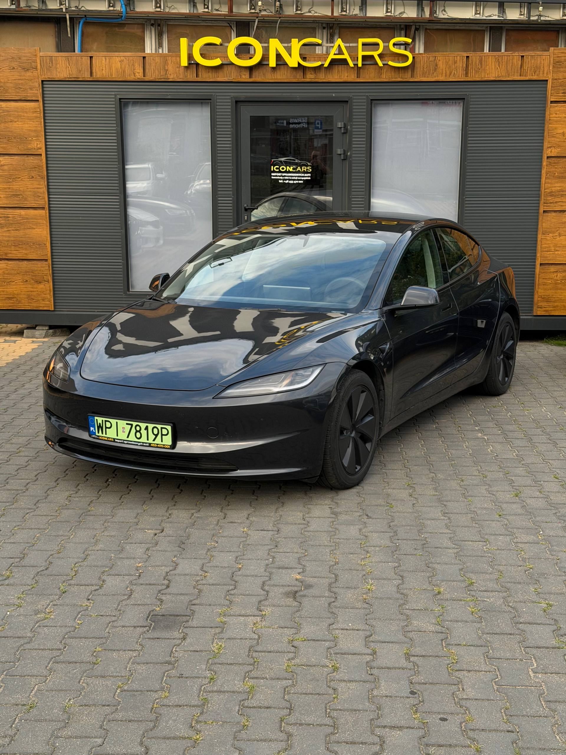 Tesla Model 3 2024